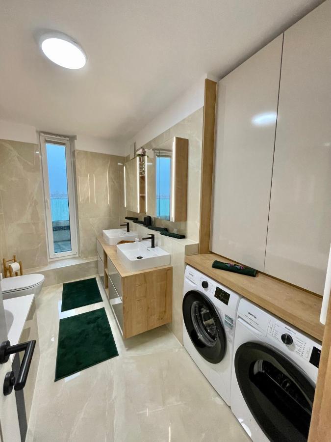 Appartamento Centropolitan Penthouse #Jacuzzi #Freeparking Budapest Esterno foto