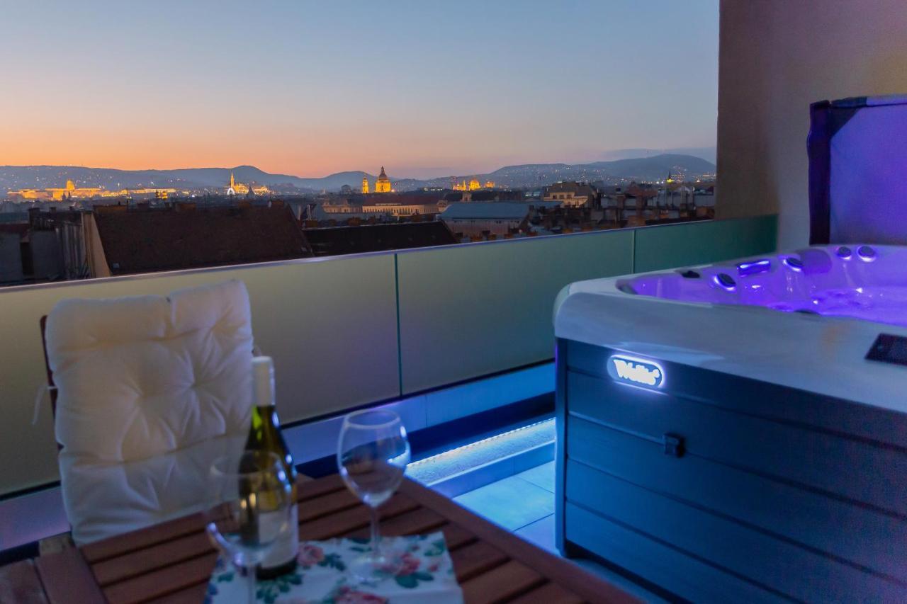 Appartamento Centropolitan Penthouse #Jacuzzi #Freeparking Budapest Esterno foto