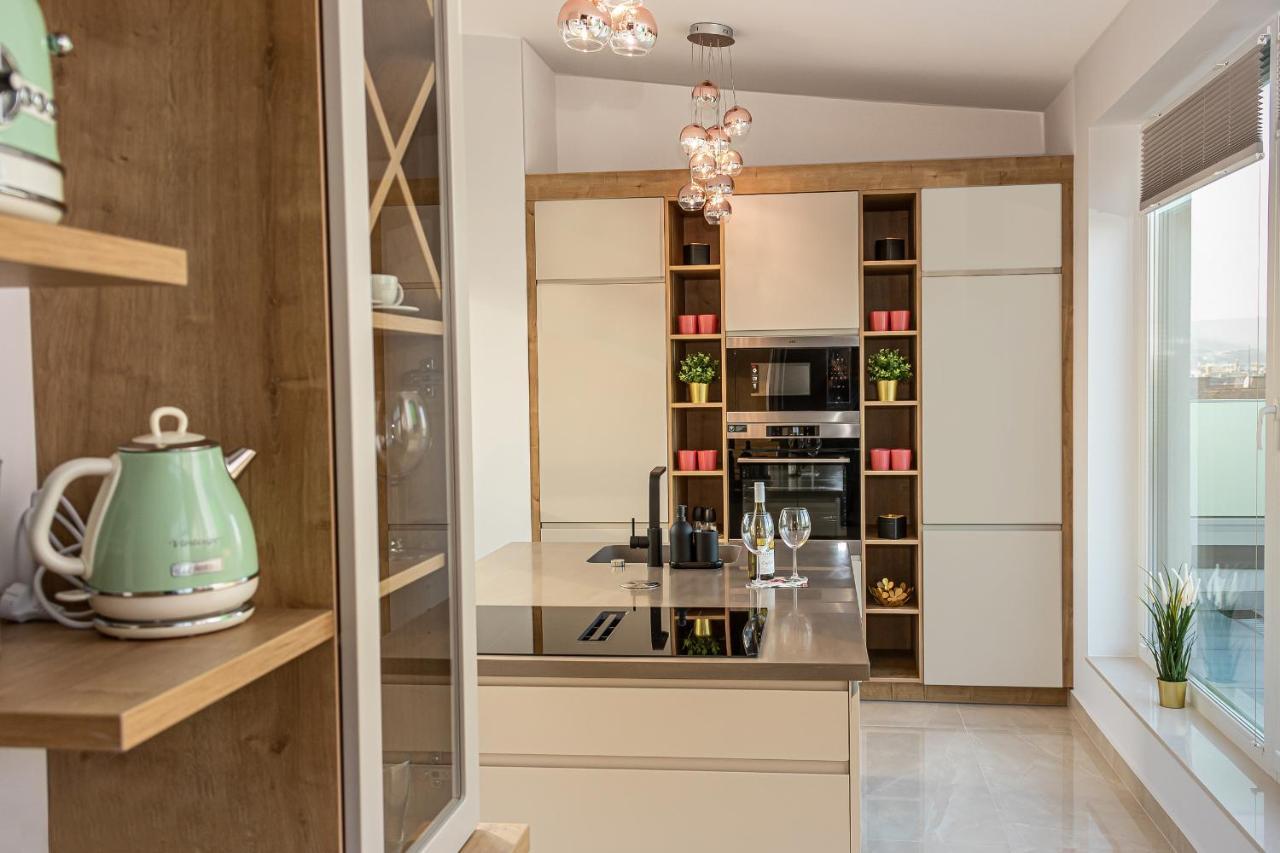 Appartamento Centropolitan Penthouse #Jacuzzi #Freeparking Budapest Esterno foto