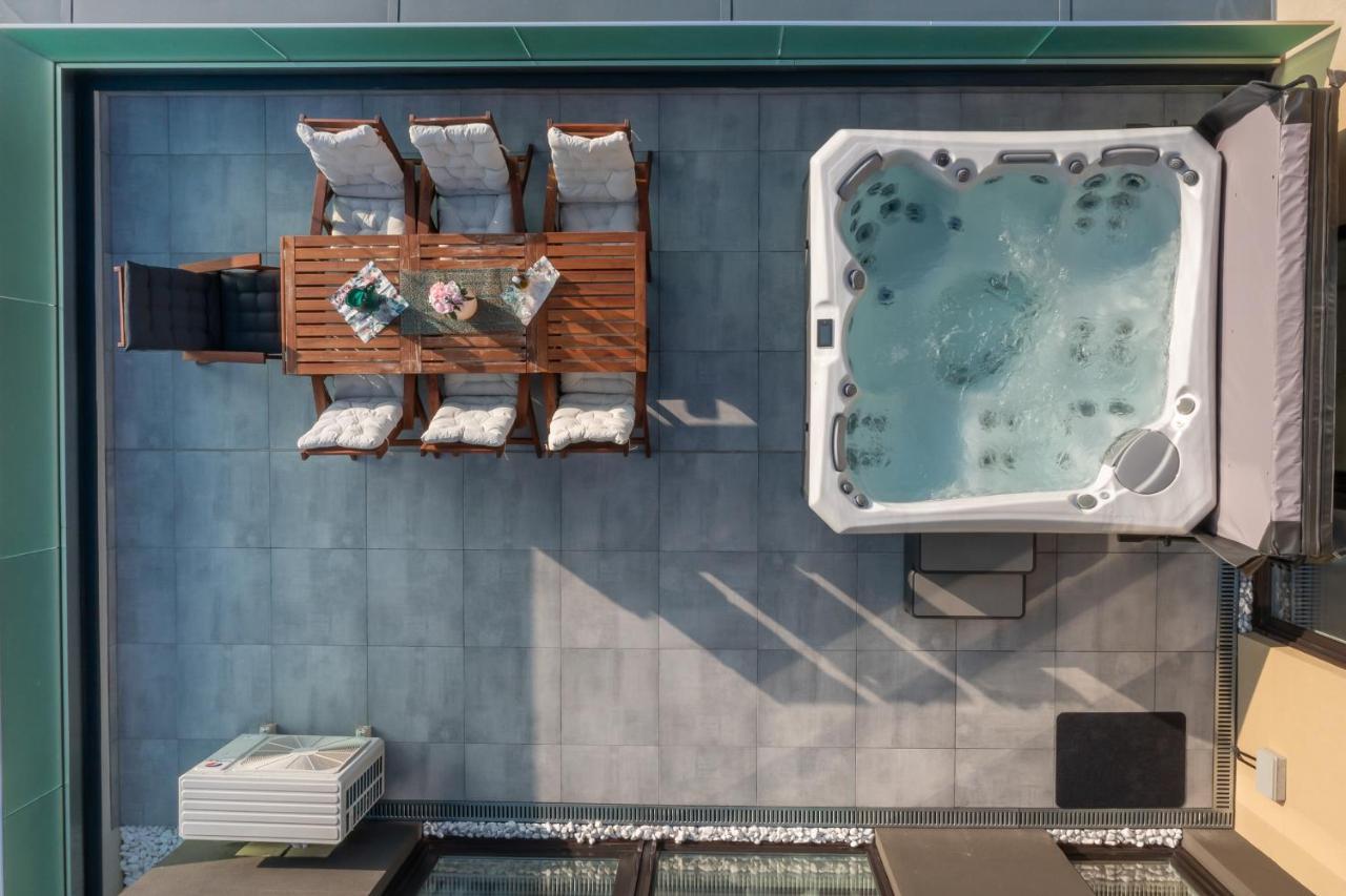 Appartamento Centropolitan Penthouse #Jacuzzi #Freeparking Budapest Esterno foto